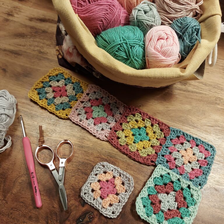 Was kann man mit übrig gebliebenen Granny Squares machen?